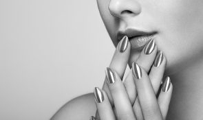Effet chrome ongles